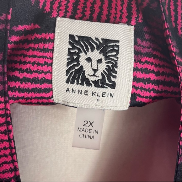 ANNE KLEIN | Pink Long Sleeve Geometric Print Split-Neck Popover Tunic Top - Picture 9 of 12